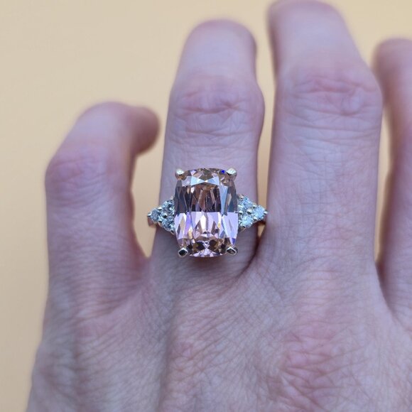 Size 8 Sterling Silver Brilliant Pink Cubic Zirconia Gem Band Ring A5333 - Picture 4 of 9